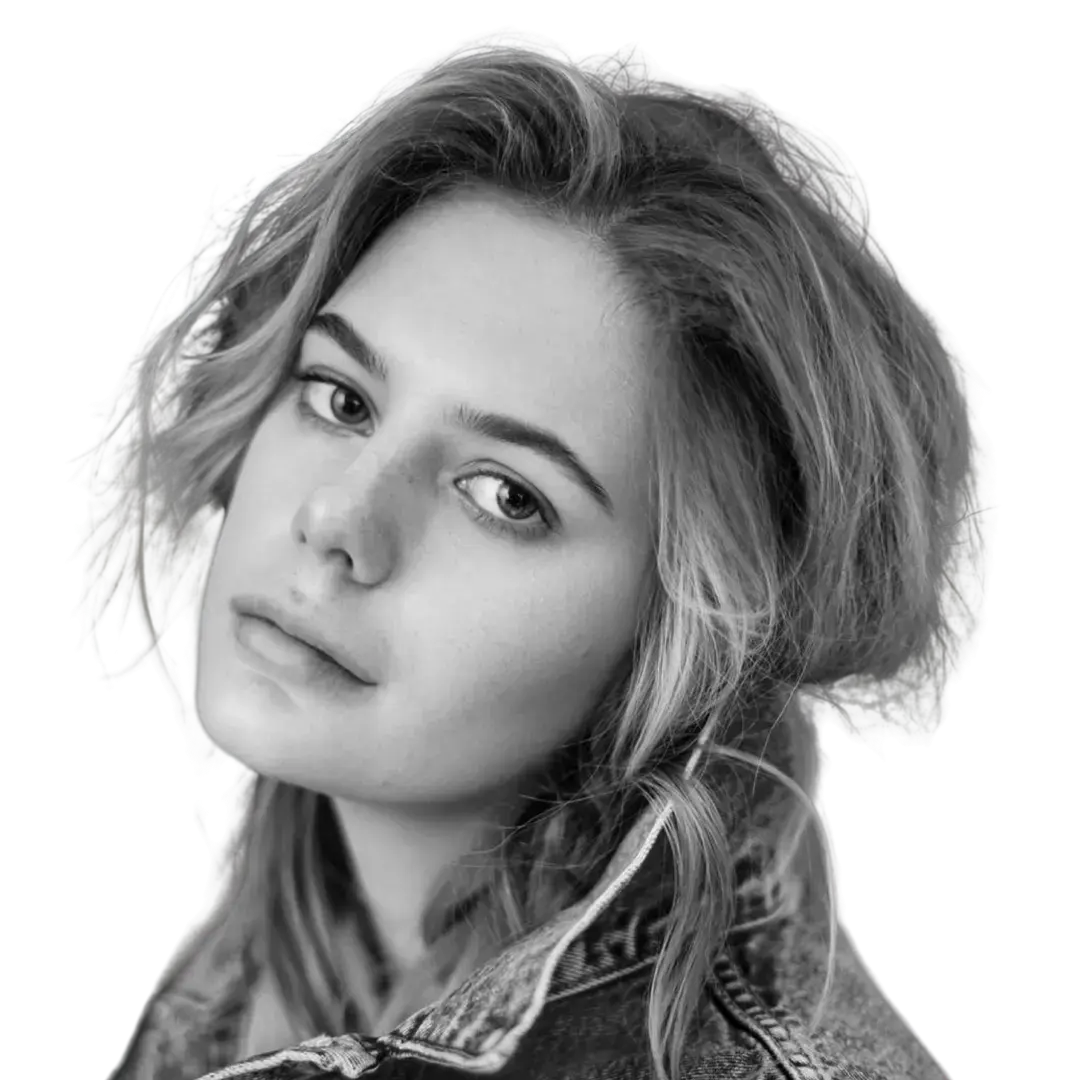 Алина Лаврентьева-Пак - Арт-директор бренда одежды OLOLOL, beauty-энтузиаст, блогер