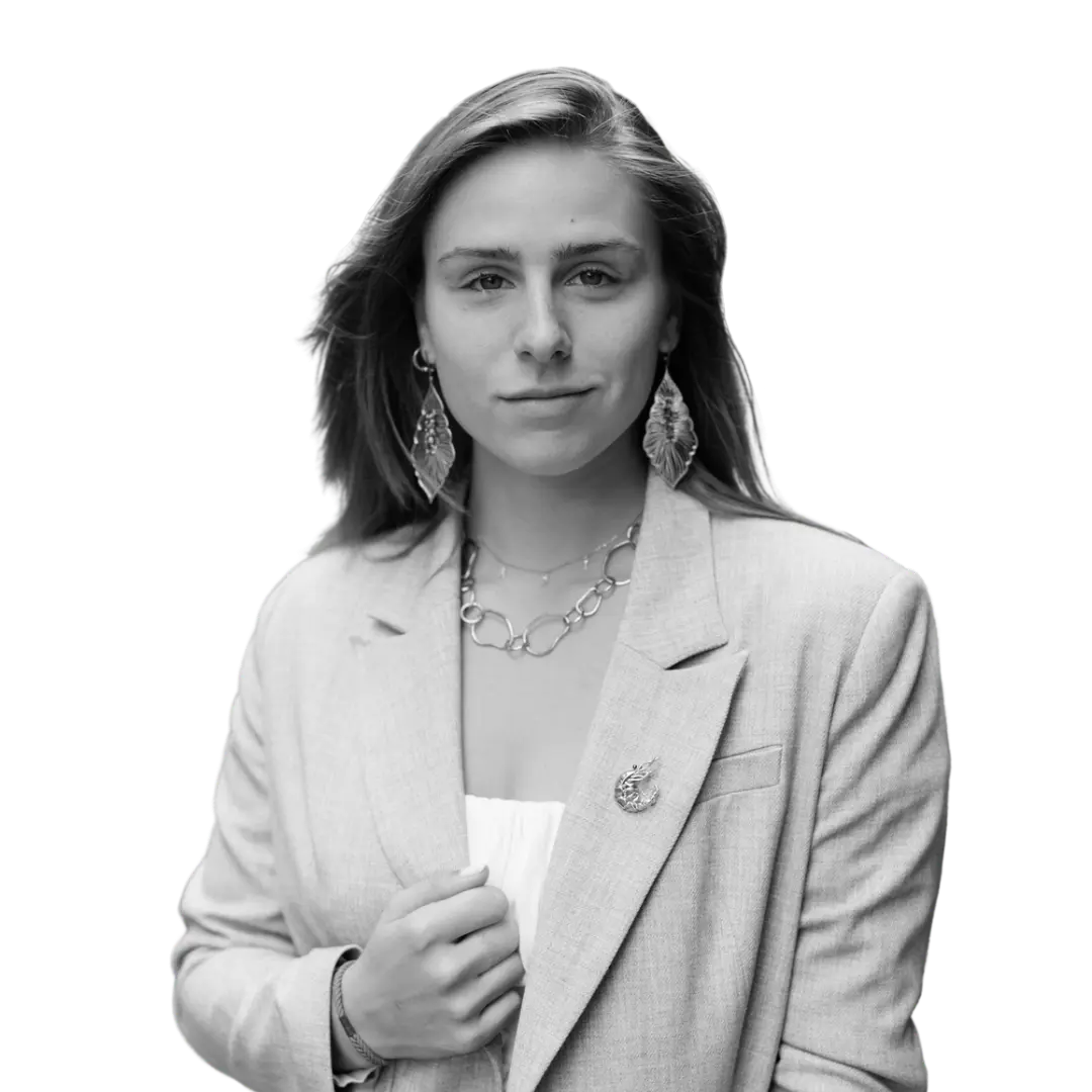 Полина Рыбакова — меценат, спикер и певица